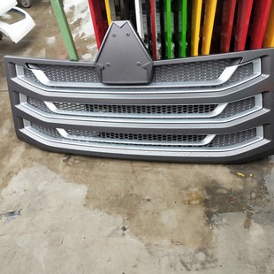 适于重汽豪瀚N7前面罩装 饰网N5W前面板中网不含亮条附件