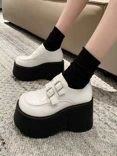 松糕厚底小皮鞋女春秋2026新款英伦风百搭8cm增高鞋宽头漆皮单鞋