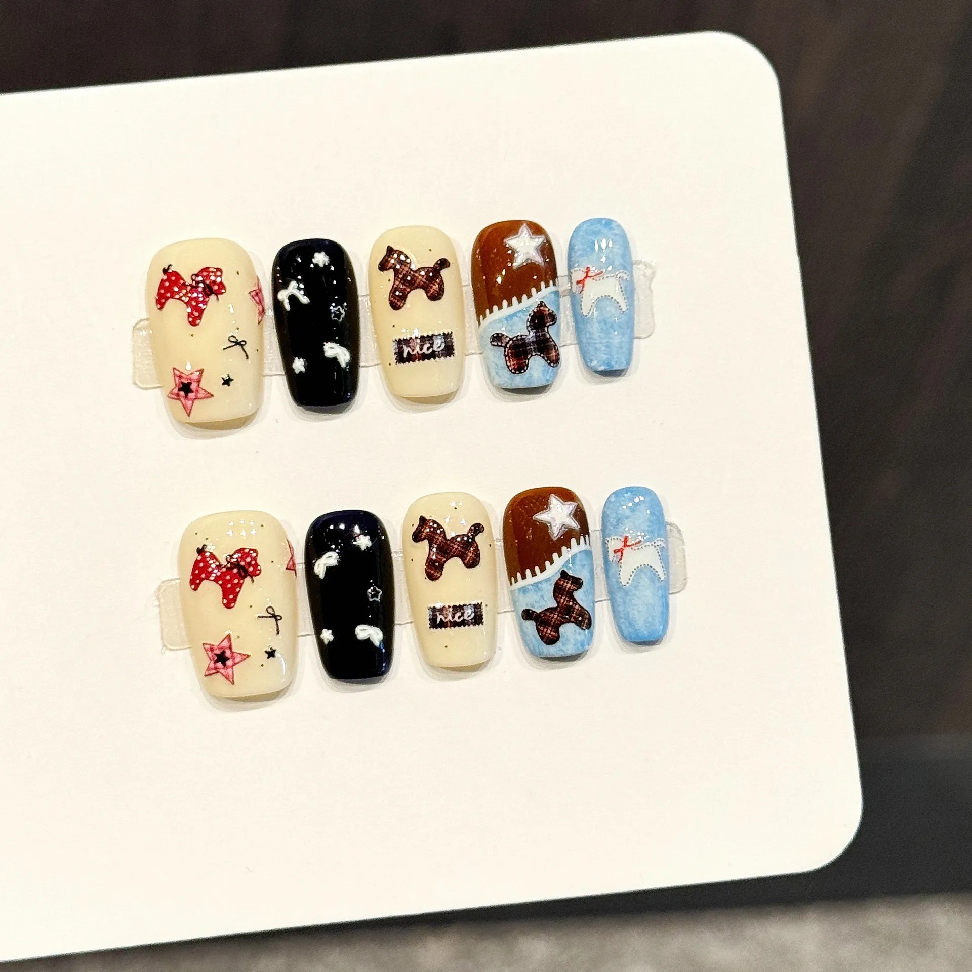 艺禾原创【冬日绮想】圣诞蝴蝶结穿戴甲手绘雪花撞色手工美甲贴片,彩妆/香水/美妆工具,穿戴甲/甲片,淘宝优惠券,粉丝福利购,淘宝优惠卷