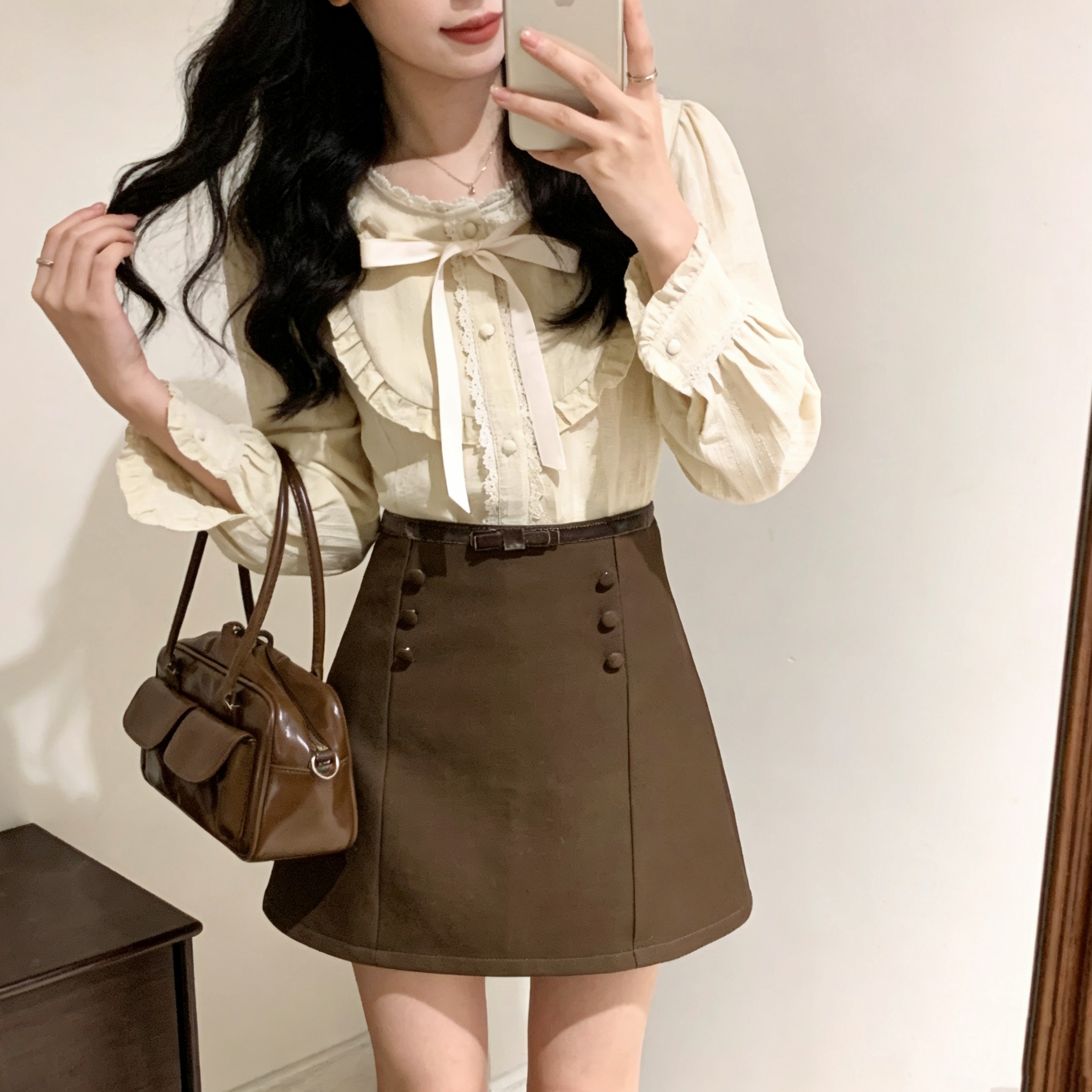 酒心太妃糖法式千金感穿搭杏粉蝴蝶结衬衫咖色拼接半裙套装女新款,女装/女士精品,时尚套装,淘宝优惠券,粉丝福利购,淘宝优惠卷