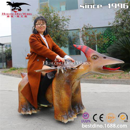 地摊广场亲子产品儿童恐龙玩具游乐园玩耍仿真翼龙电动恐龙小车