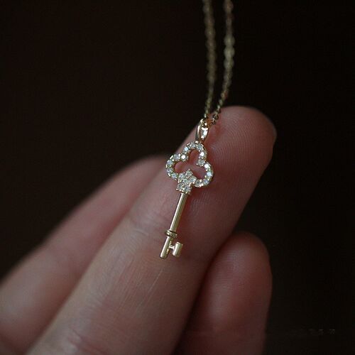 925 Sterling Silver Pavé Crystal Vintage Key Pendant 14k Go