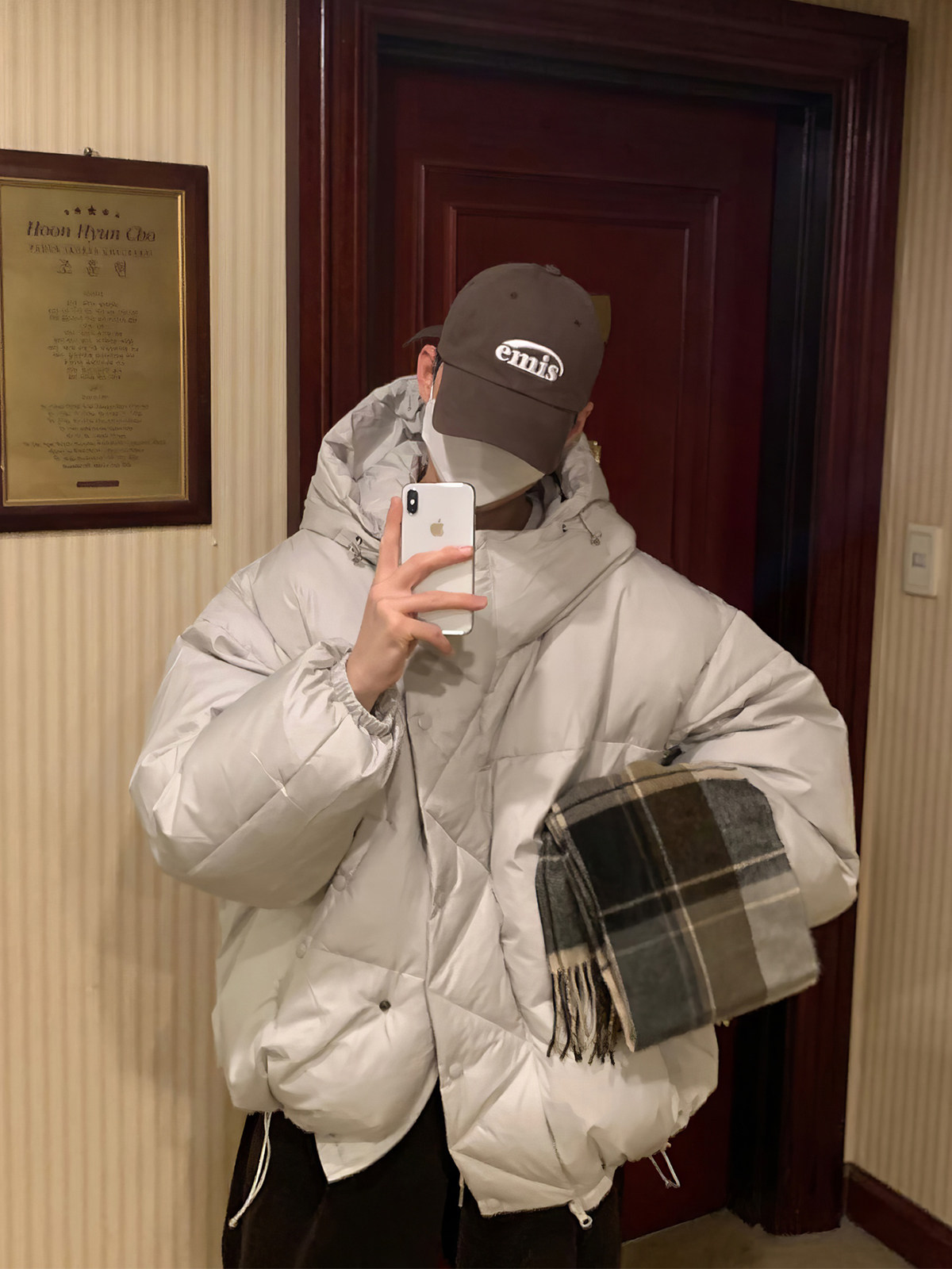 WHITE AND GRAY HOODED THICKENED LOOSE BREAD COTTON JACKET MENS AUTUMN AND WINTER NEW TREND SIMPLE SHORT COTTON JACKET
