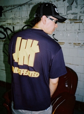 UNDEFEATED五条杠官方秋季新品经典 LOCK UP 美式潮流休闲短袖T恤