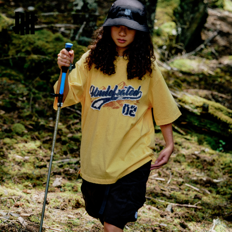 布绣LOGO设计款短袖T恤