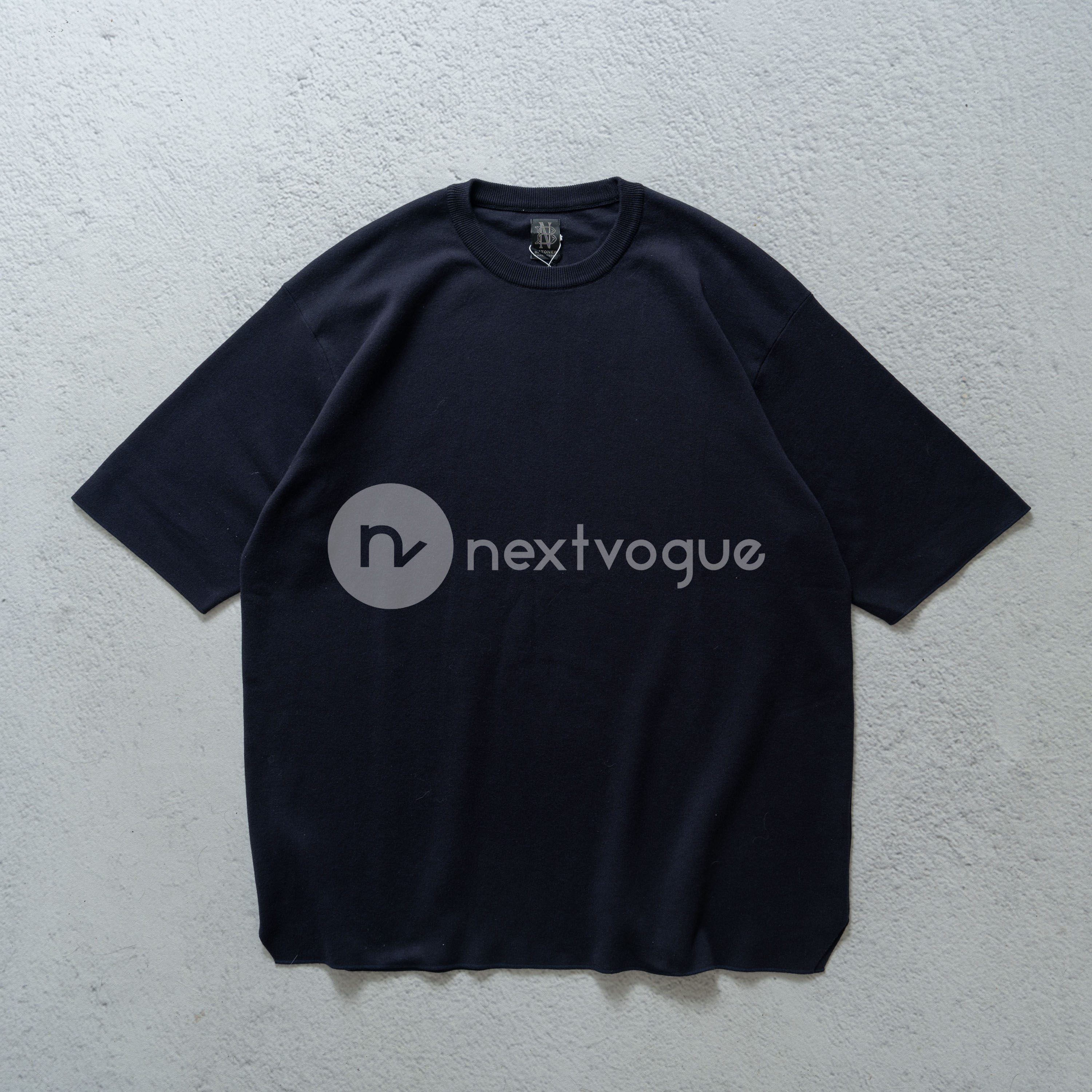 【NextVogue】Batoner Essential 32G SMOOTH KNIT高密度针织短袖 - 实物图
