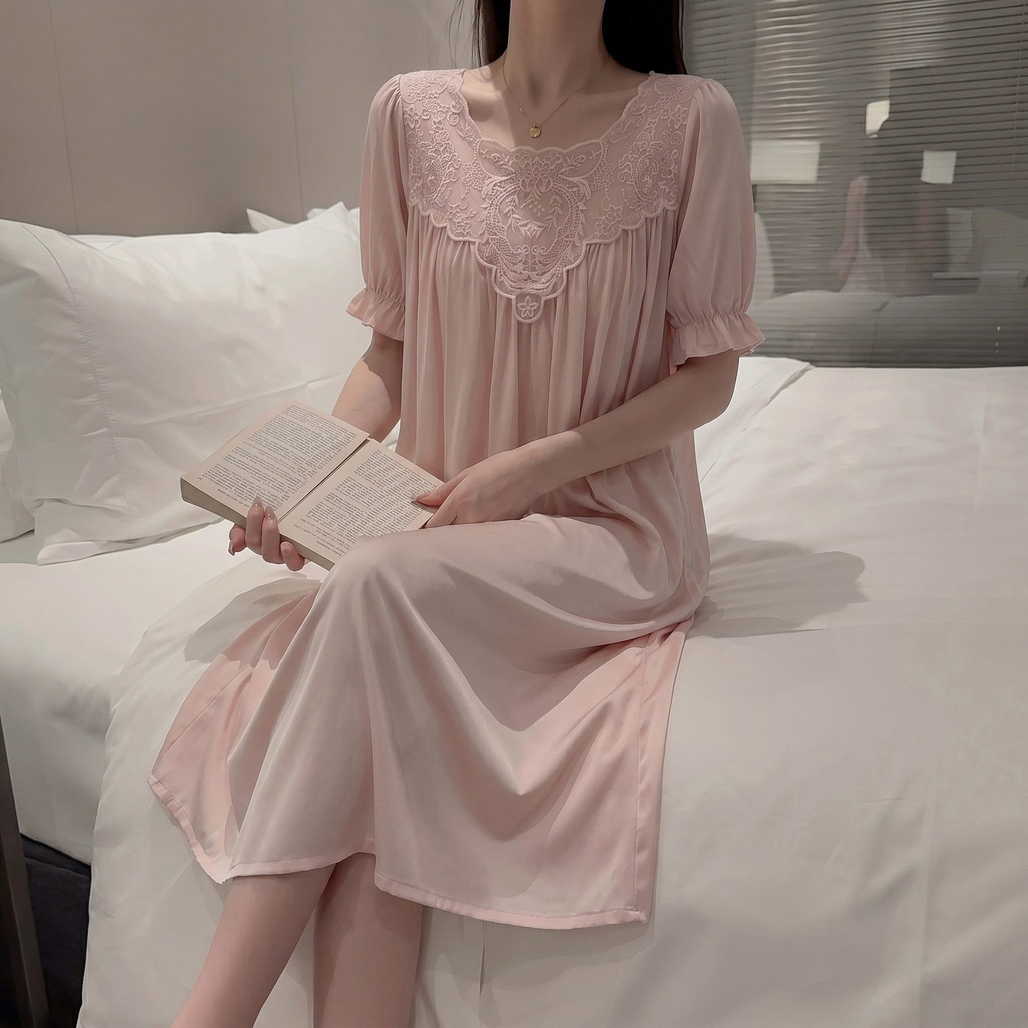 温柔纯欲风粉色睡裙女夏天薄款