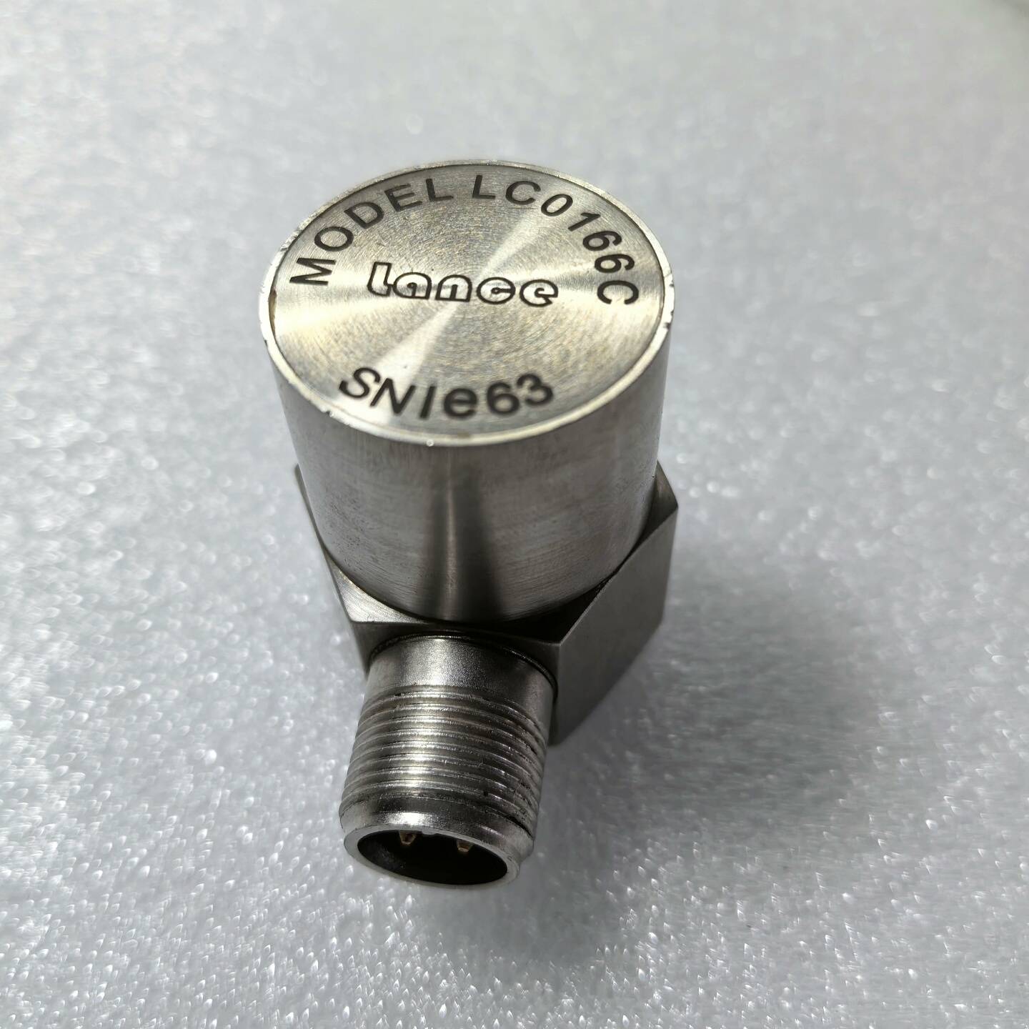 议价电压式加速度振动传感器LC0166C 几乎 适用