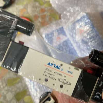 议价正品4V230E08B，带包装，仅13个。单价适用