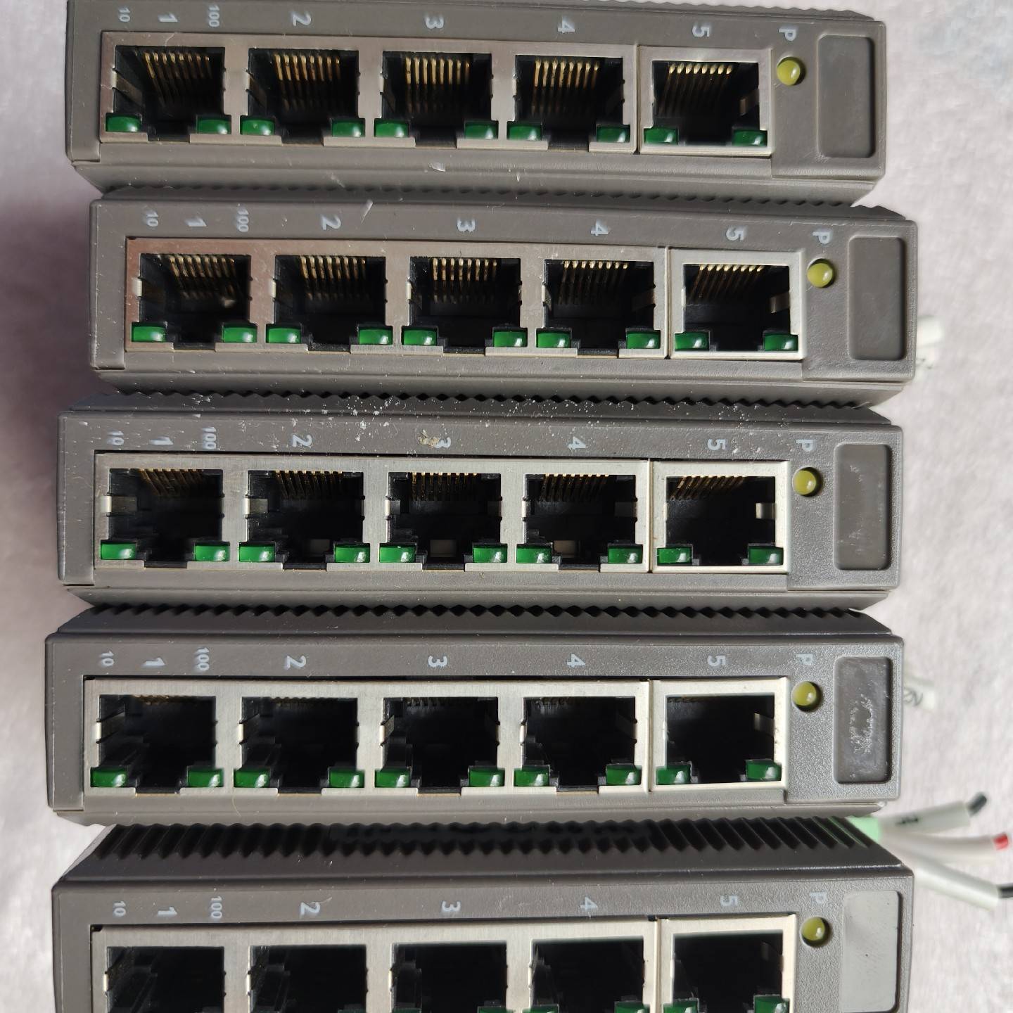 议价米思米5口交换机IESH-MB205-R适用