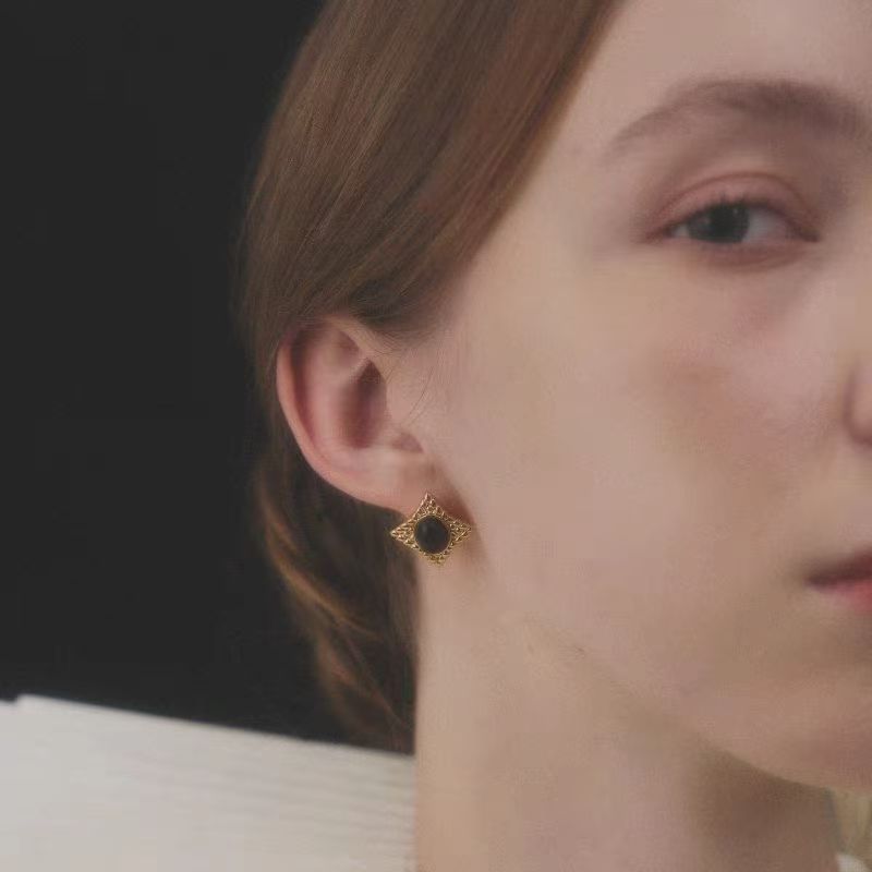 S925纯银镀金复古菱形几何耳钉