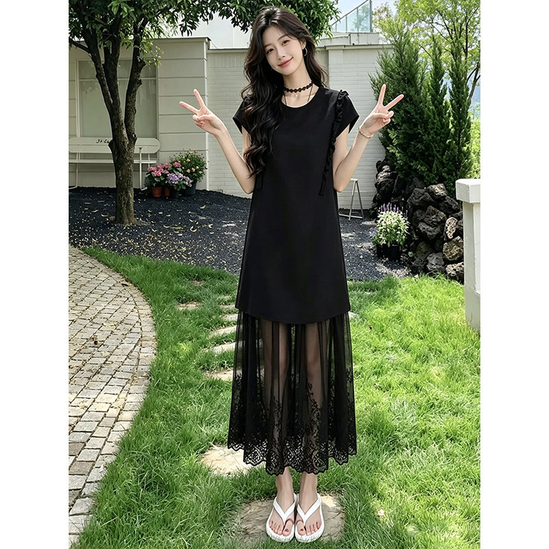 简单大方高级感穿搭女新款今年流行爆款黑色显瘦减龄轻熟风连衣裙