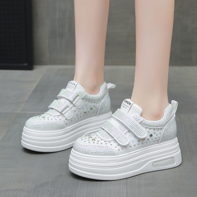 内增高女鞋2025新款休闲软底松糕