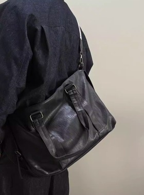 复古潮酷行李袋旅行包大容量托特包黑色皮质单肩斜挎包通勤大包