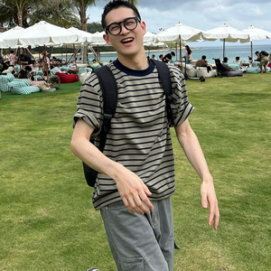 复古军绿色条纹圆领短袖T恤男款夏季韩版高级感宽松休闲半袖上衣图片
