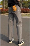 灰色