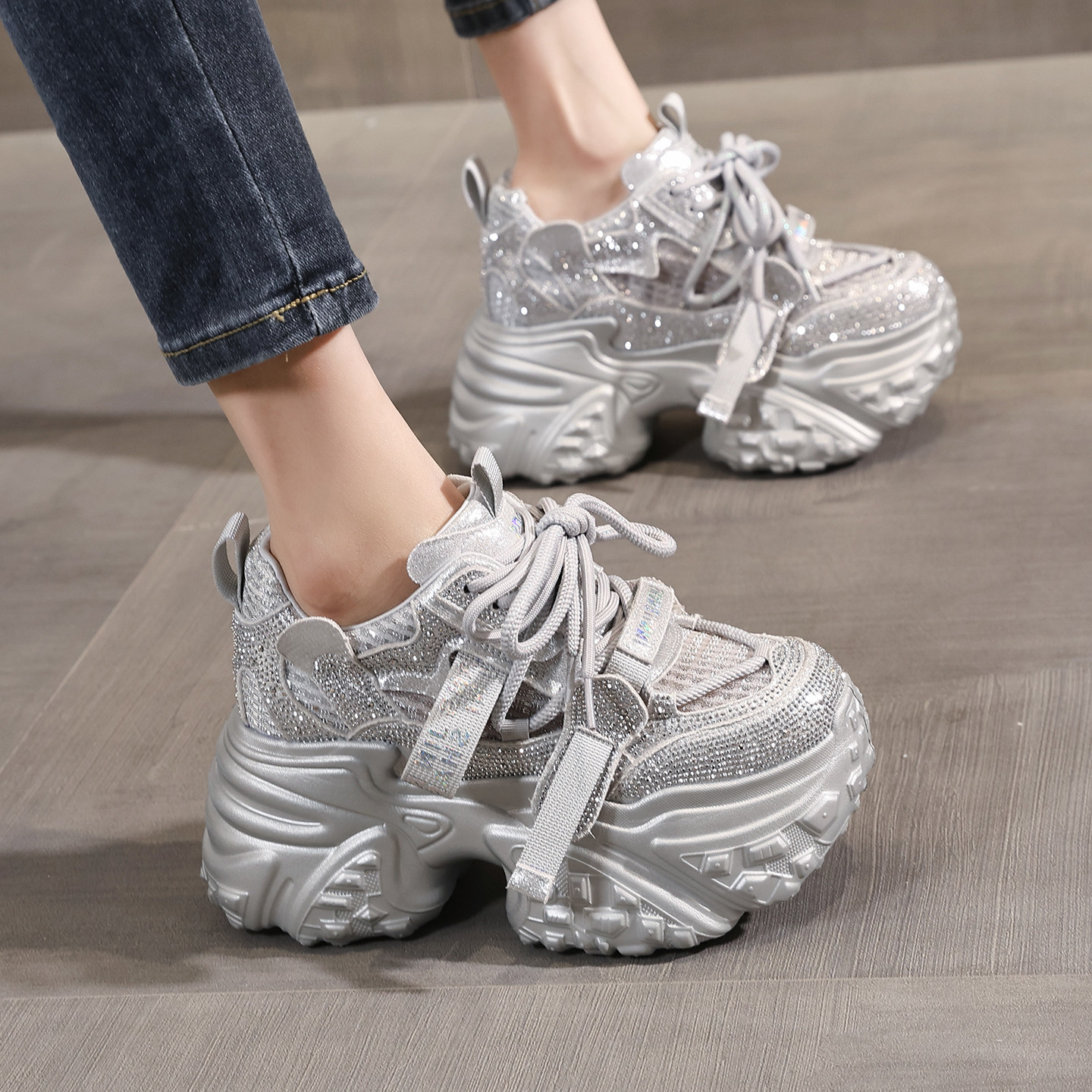 厚底老爹鞋女款透气2026新款百搭舒服不累脚水钻显脚小运动休闲鞋