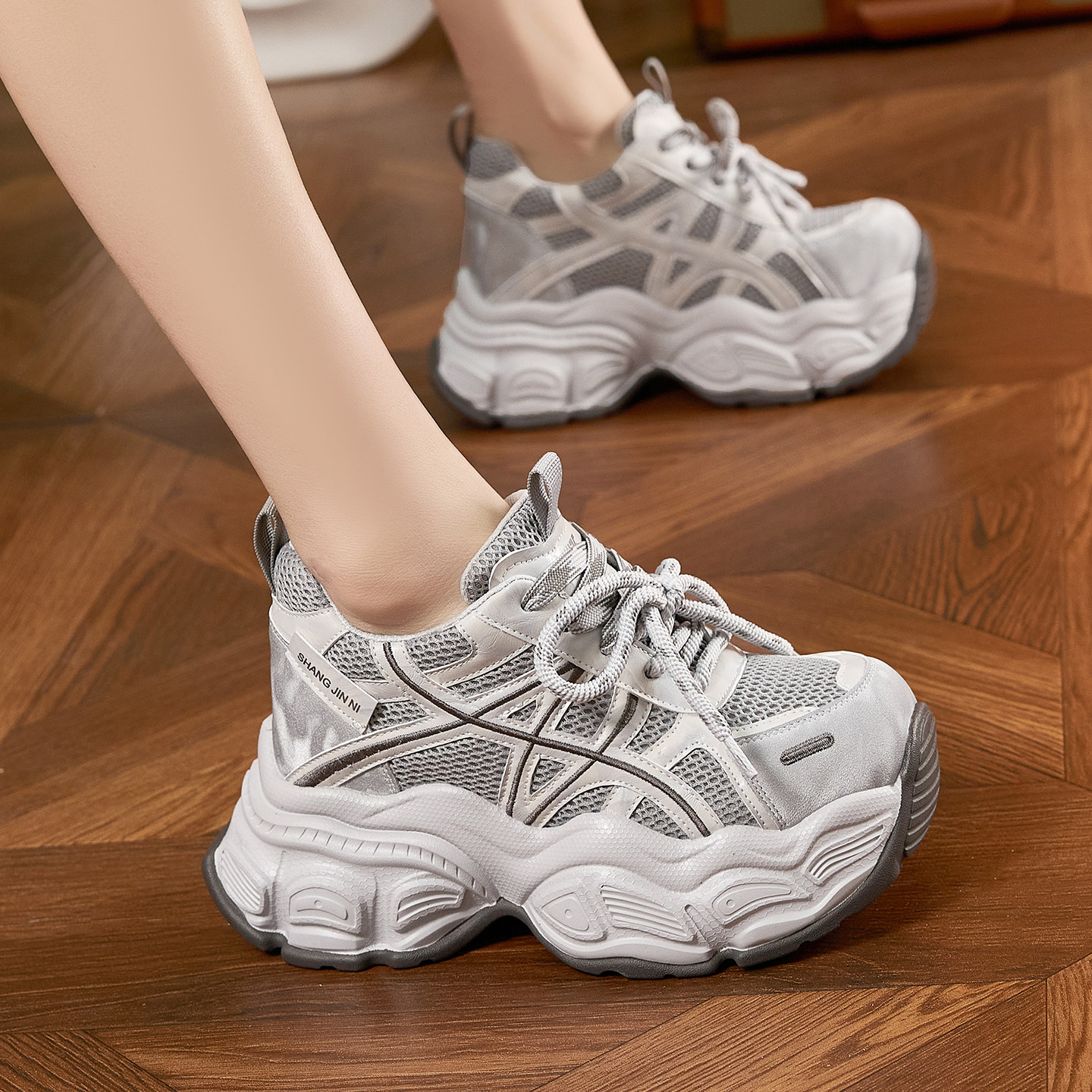 内增高透气网面老爹鞋女2026年春夏新款百搭小个子厚底运动休闲鞋