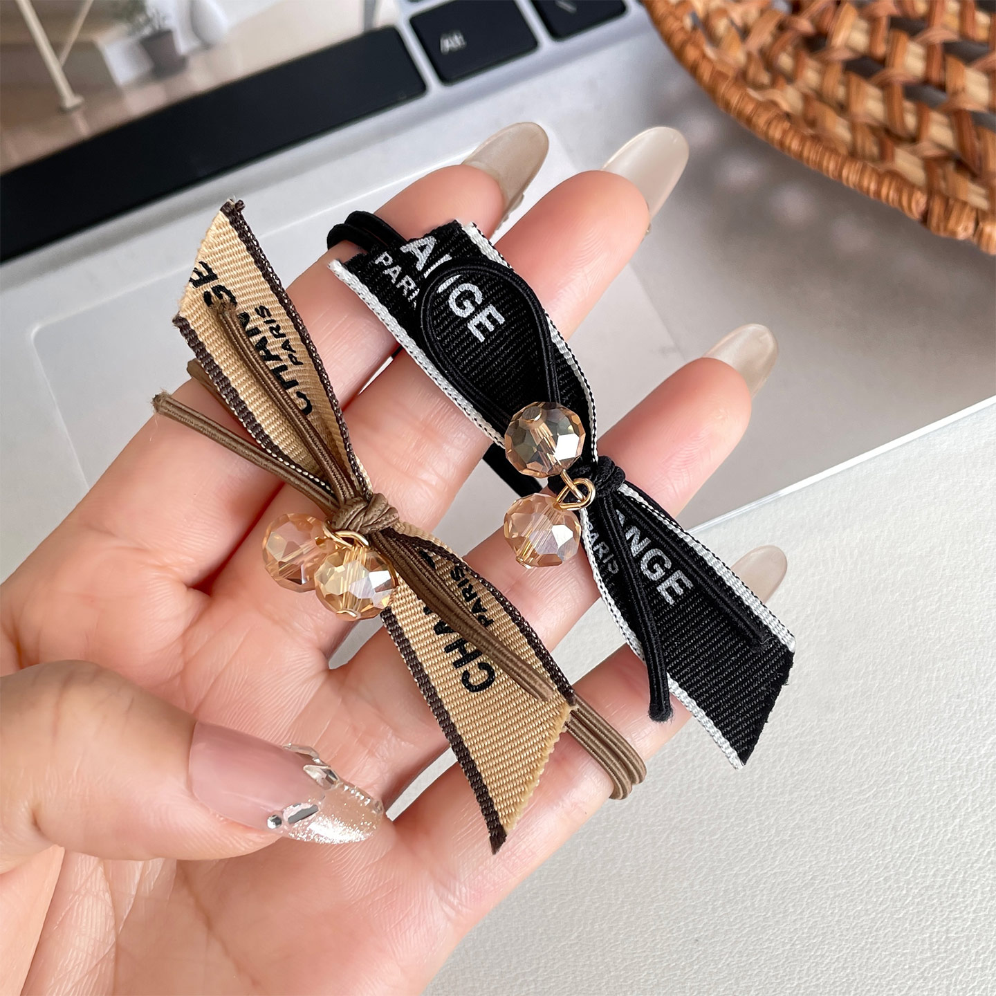 小众字母飘带蝴蝶结发圈