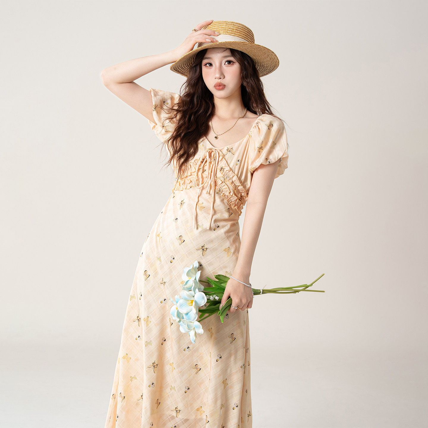 【花间蝶影】杏色蝴蝶碎花连衣裙女夏季新款泡泡袖收腰显瘦长裙子