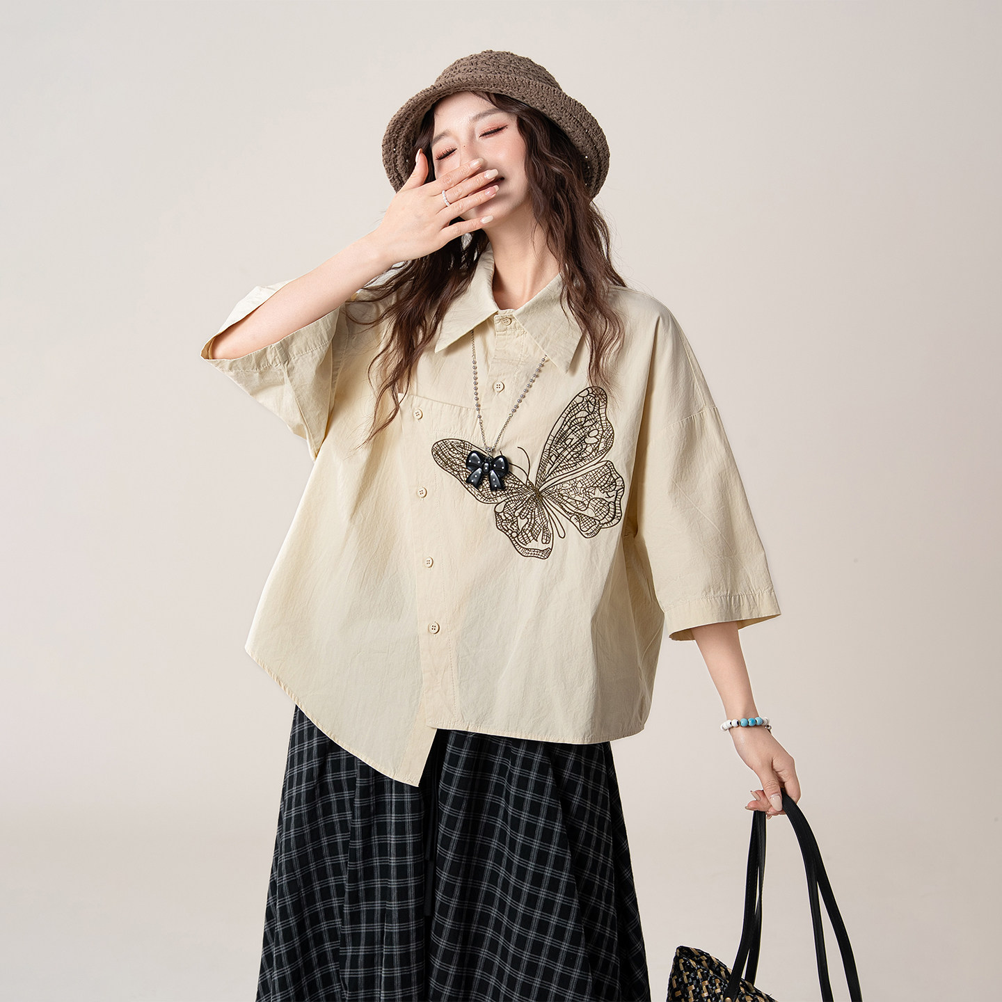 【田园牧歌】杏色蝴蝶刺绣衬衫女夏季新款小众设计感宽松文艺上衣