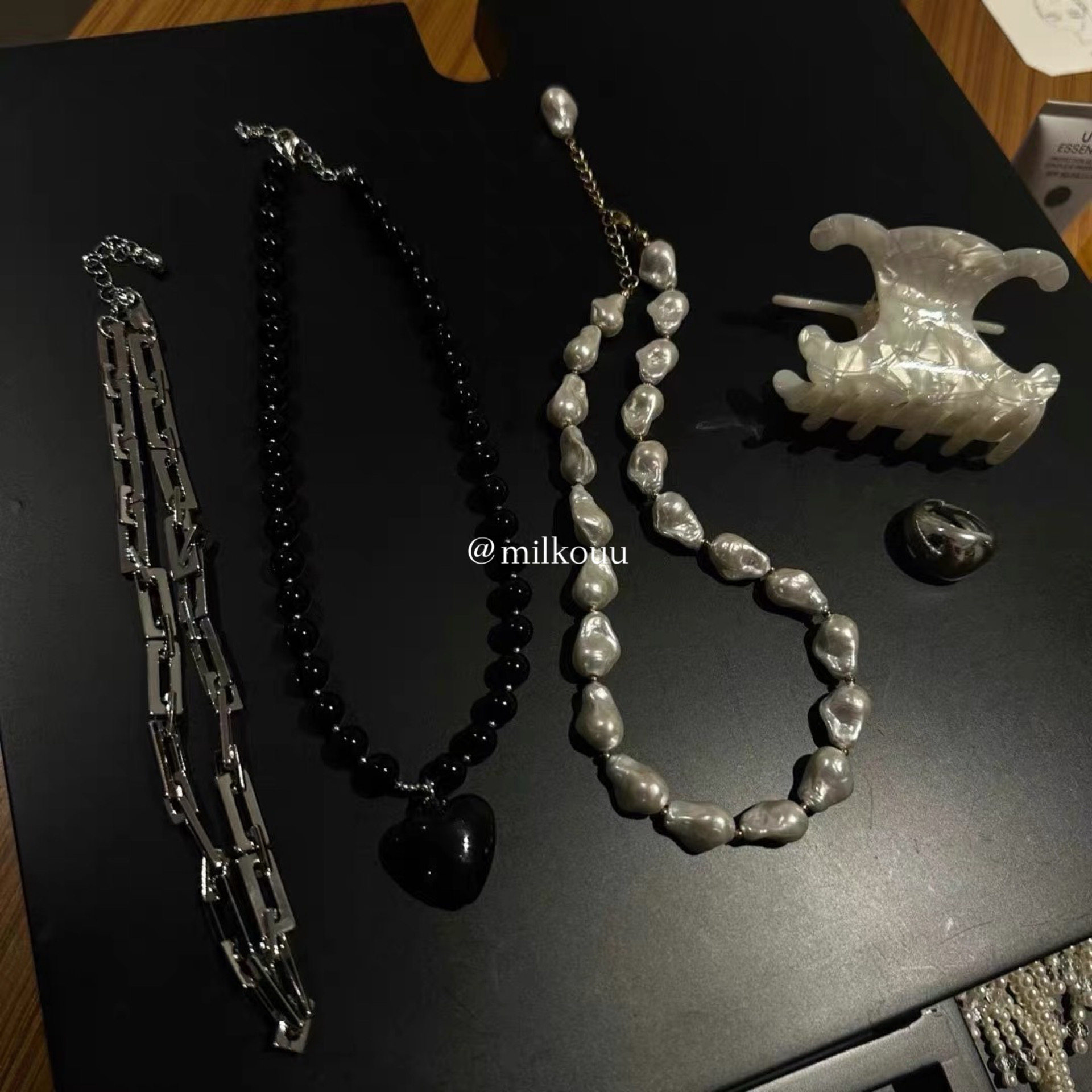 韩国东大门代购 百搭时髦黑色圆珠间隔小银珠胖爱心项链毛衣链