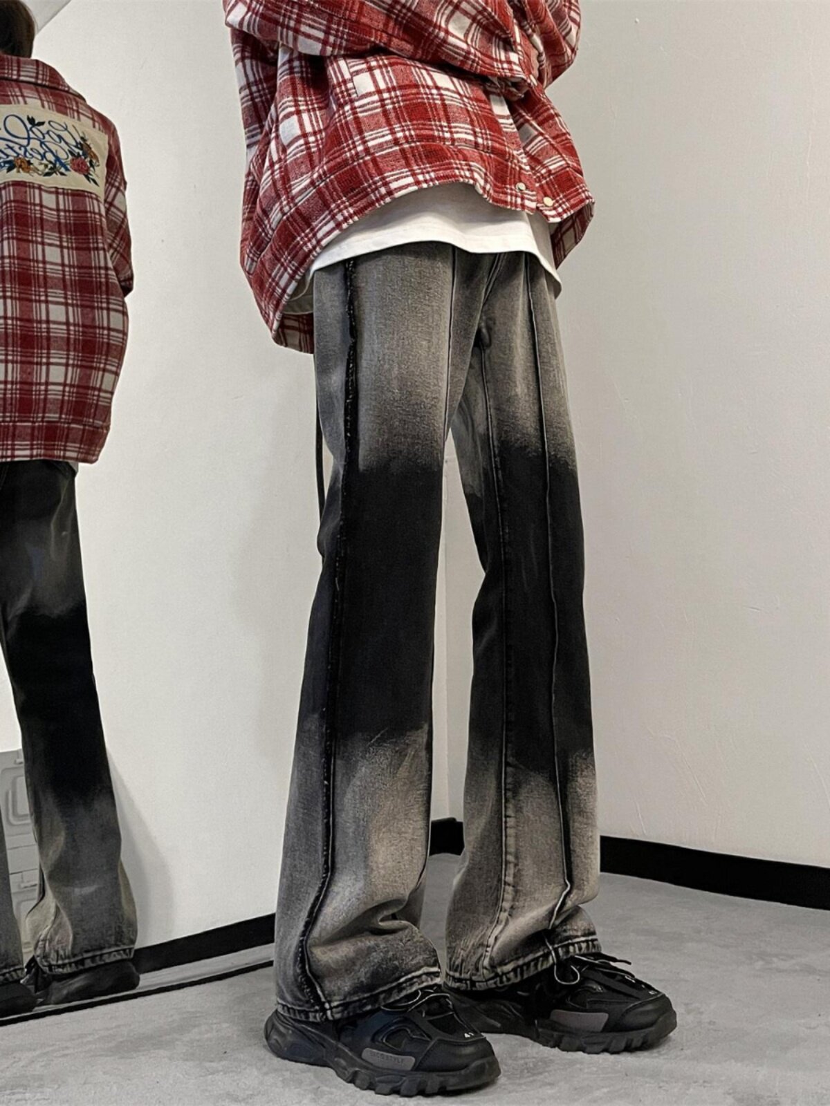 渐变水洗做旧牛仔裤男秋冬潮牌高街vibe微喇裤子宽松直筒休闲长裤