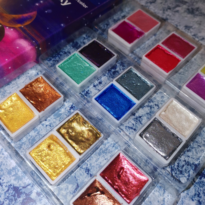 色装鱼忆珠光毛笔工具固体水彩