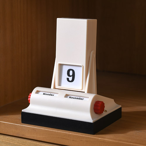 2026年台历高档北欧简约桌面家居摆件旋转日历金属台历创意万年历装饰品复古奶油色翻转桌面送礼元旦节高级