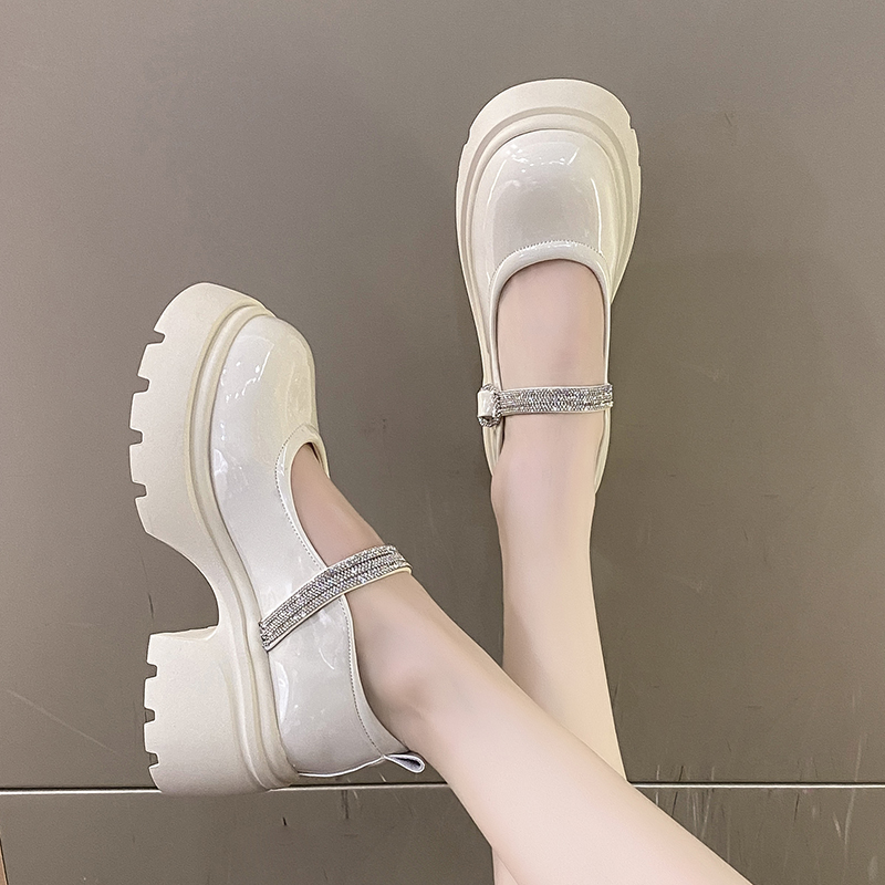 新款女鞋一字带粗跟单鞋