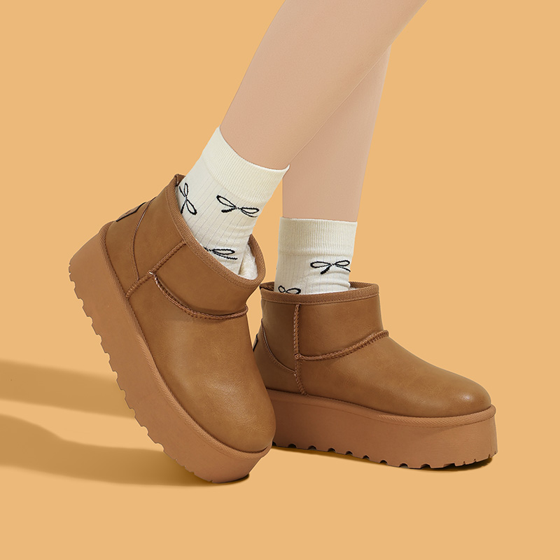 人本加绒增高雪地靴女款