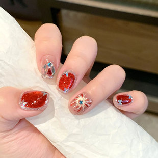 2026新款新年穿戴甲适合冬天的美甲黄黑皮显白红色烟花套装高级感