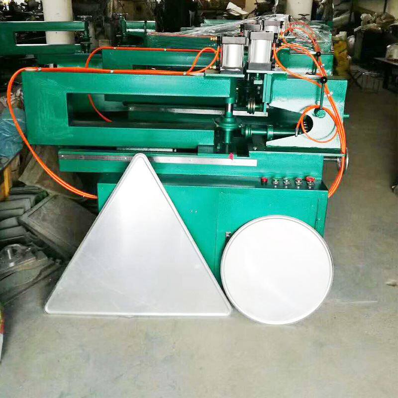 不锈钢圆盘封头压边机三角警示牌翻边机电动交通标示牌切圆压边机