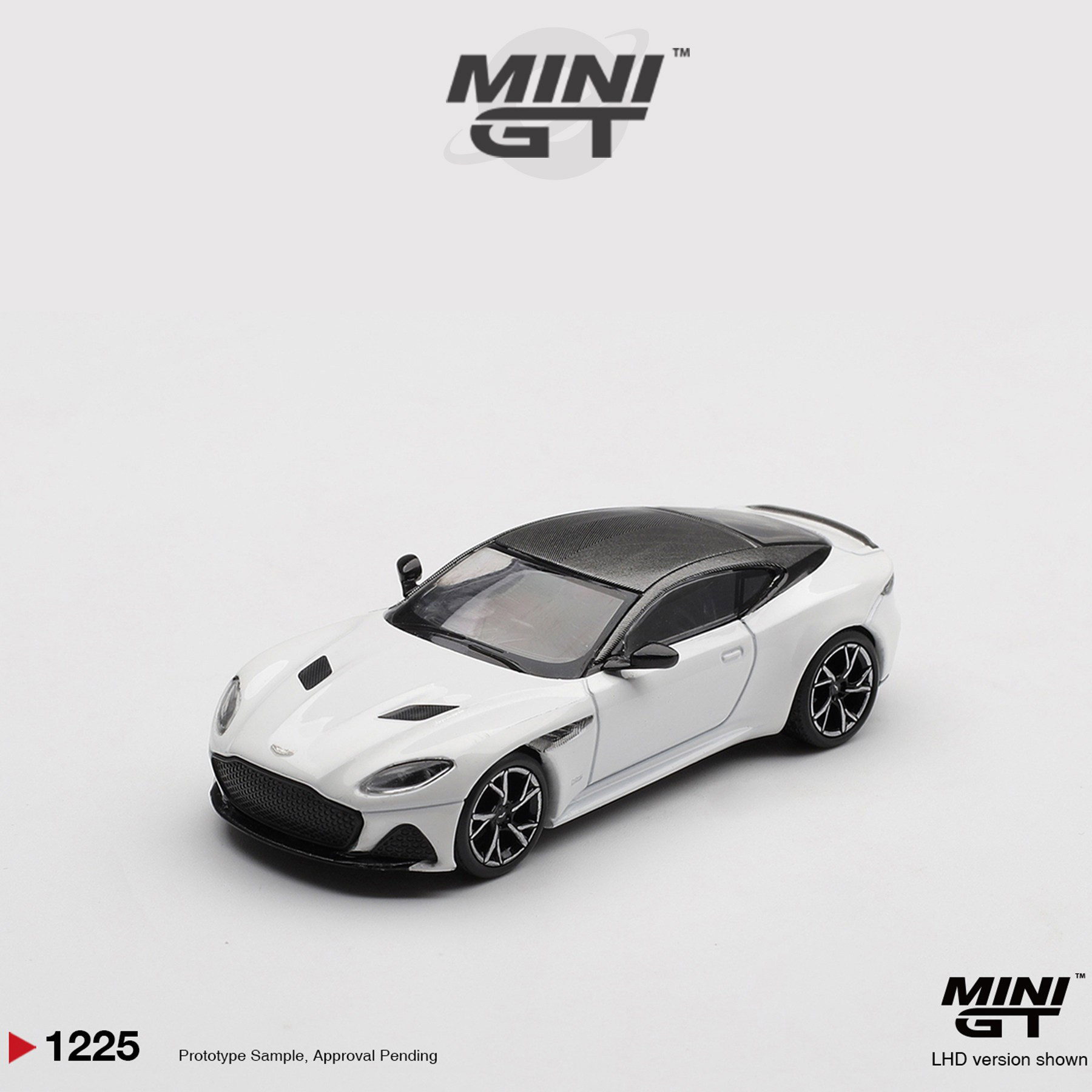 [Oseky]MINIGT 阿斯顿马丁Aston Martin DBS Stratus White 1225