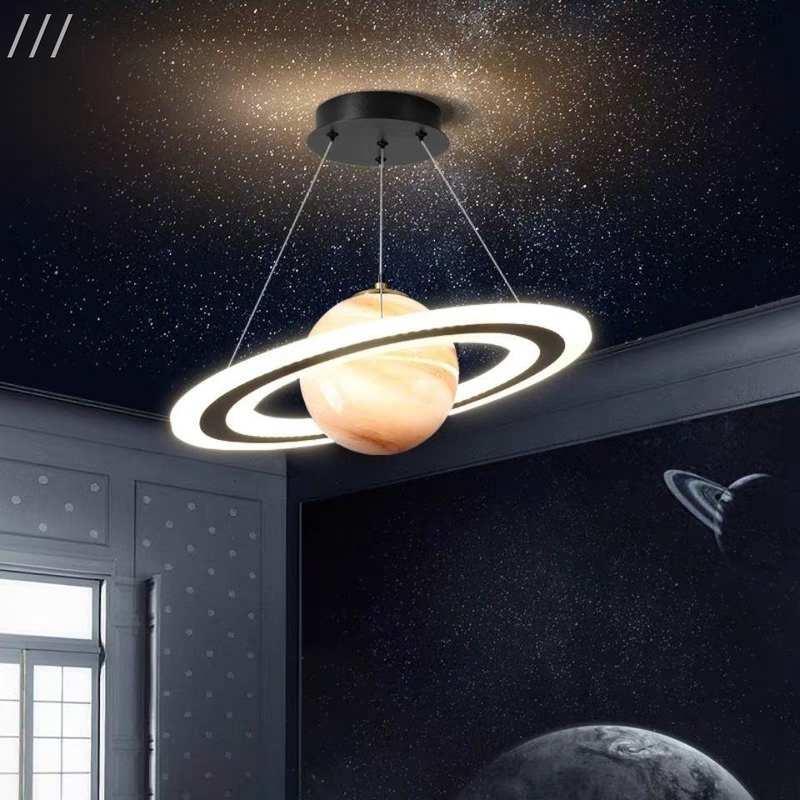 太空快乐星球创意新款儿童房吊灯男孩女孩房间卧室灯现代简约灯具