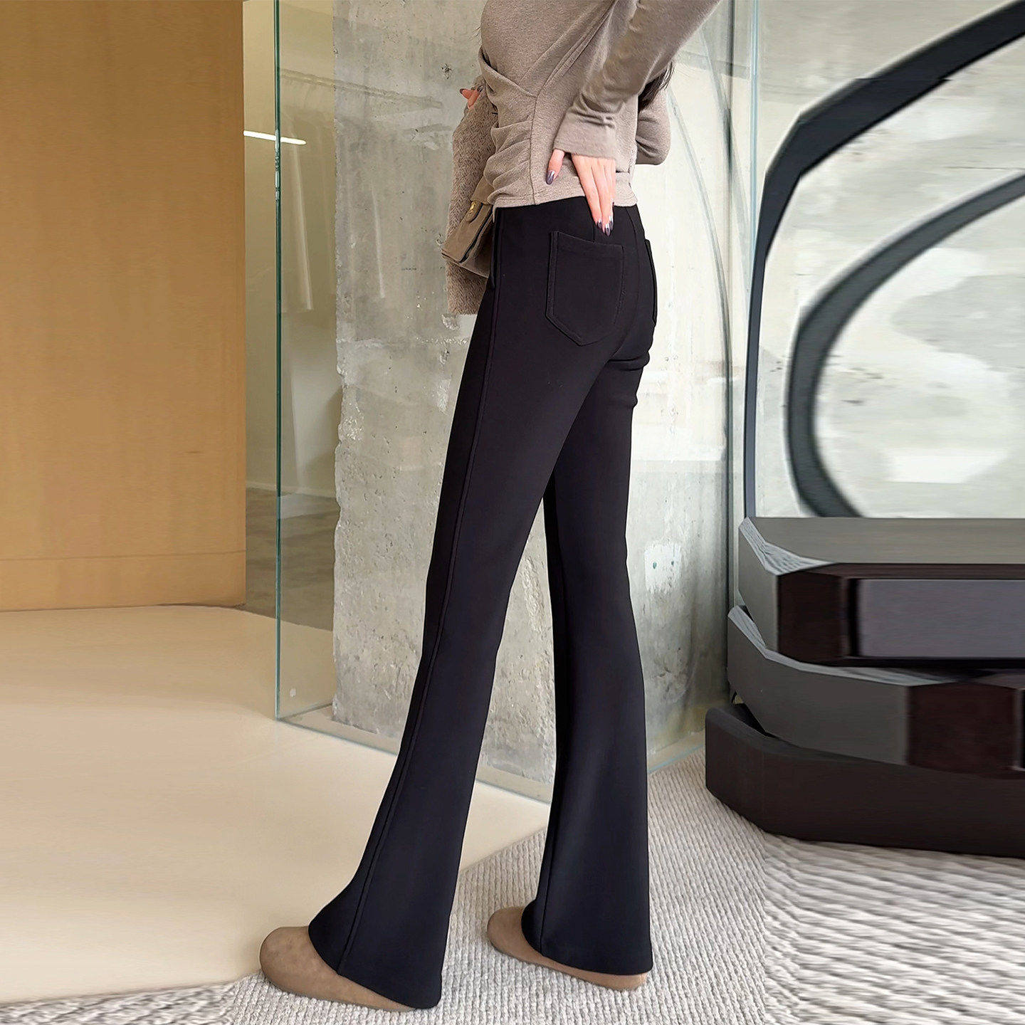 黑色喇叭裤女高腰显瘦春秋冬新款不贴腿修身马蹄裤窄版微喇西装裤