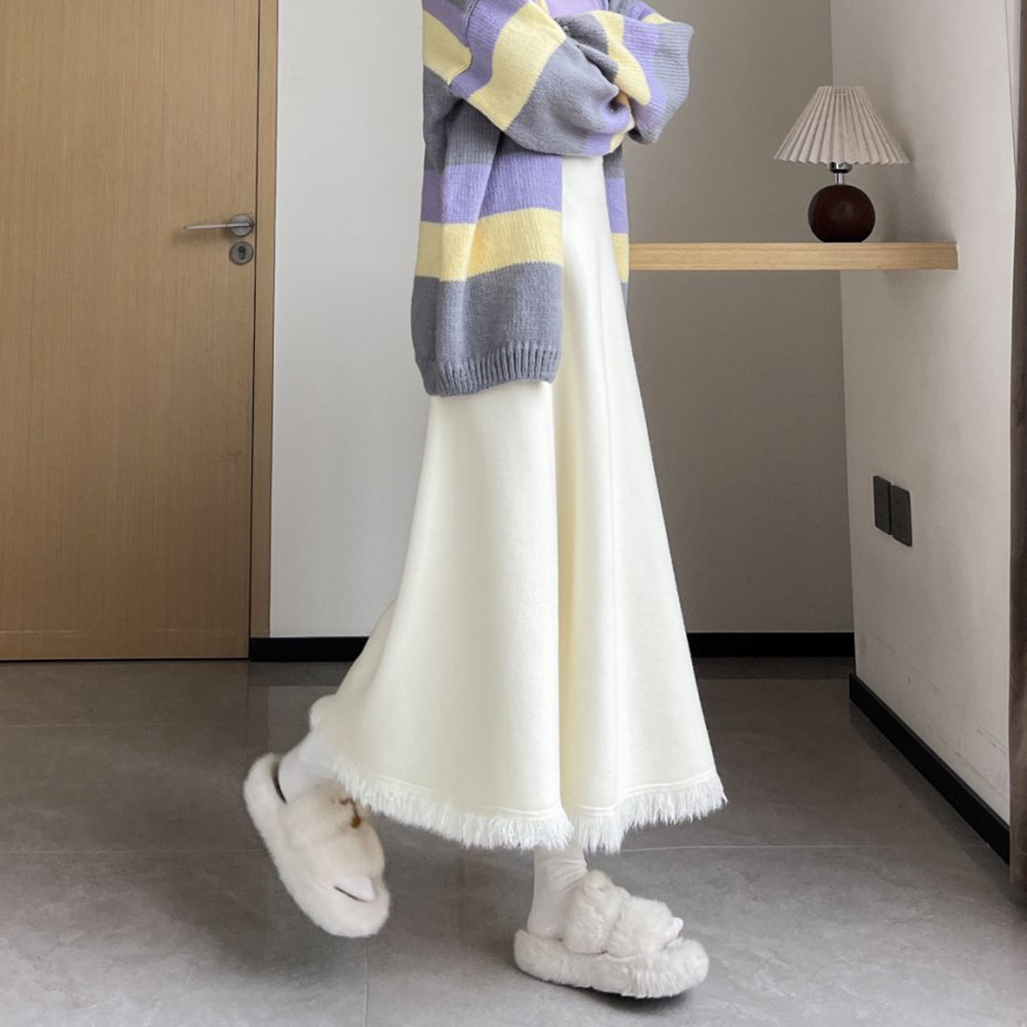 白色加厚针织半身裙女秋冬季新款松紧高腰显瘦中长款a字大摆伞裙