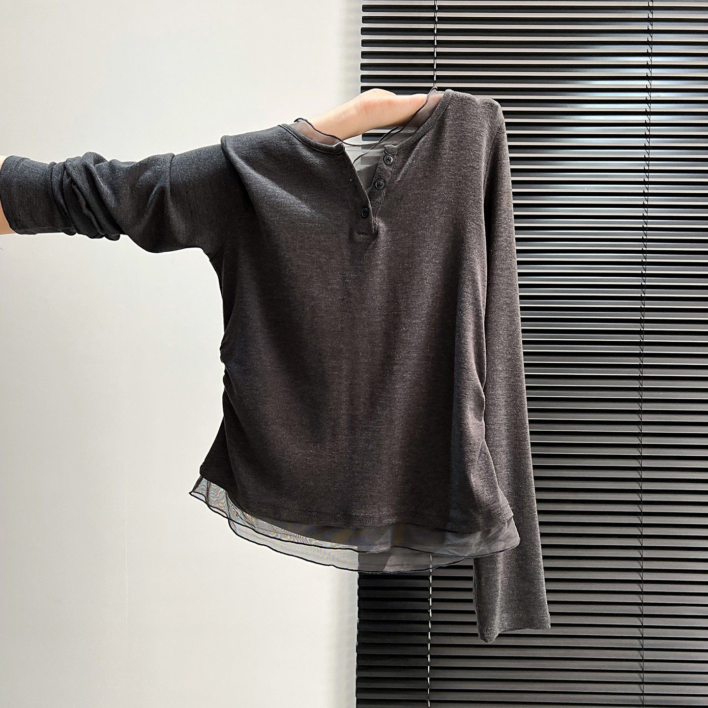 网纱拼接灰色长袖t恤女秋冬季设计感加绒打底衫女外穿假两件上衣,运动/瑜伽/健身/球迷用品,瑜伽t恤,淘宝优惠券,粉丝福利购,淘宝优惠卷