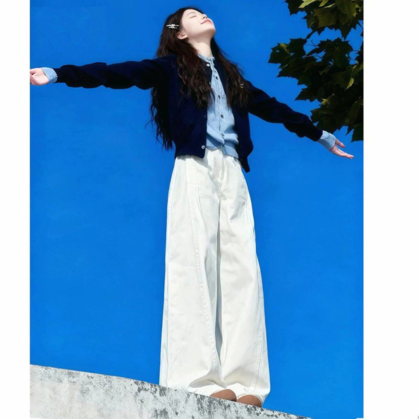 巨好看白色阔腿工装牛仔裤女春秋爆款设计感宽松直筒弯刀拖地裤