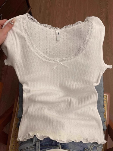 白色纯净的欲望甜美蕾丝右肩短袖t恤的女人夏天性感苗条的底衬衫