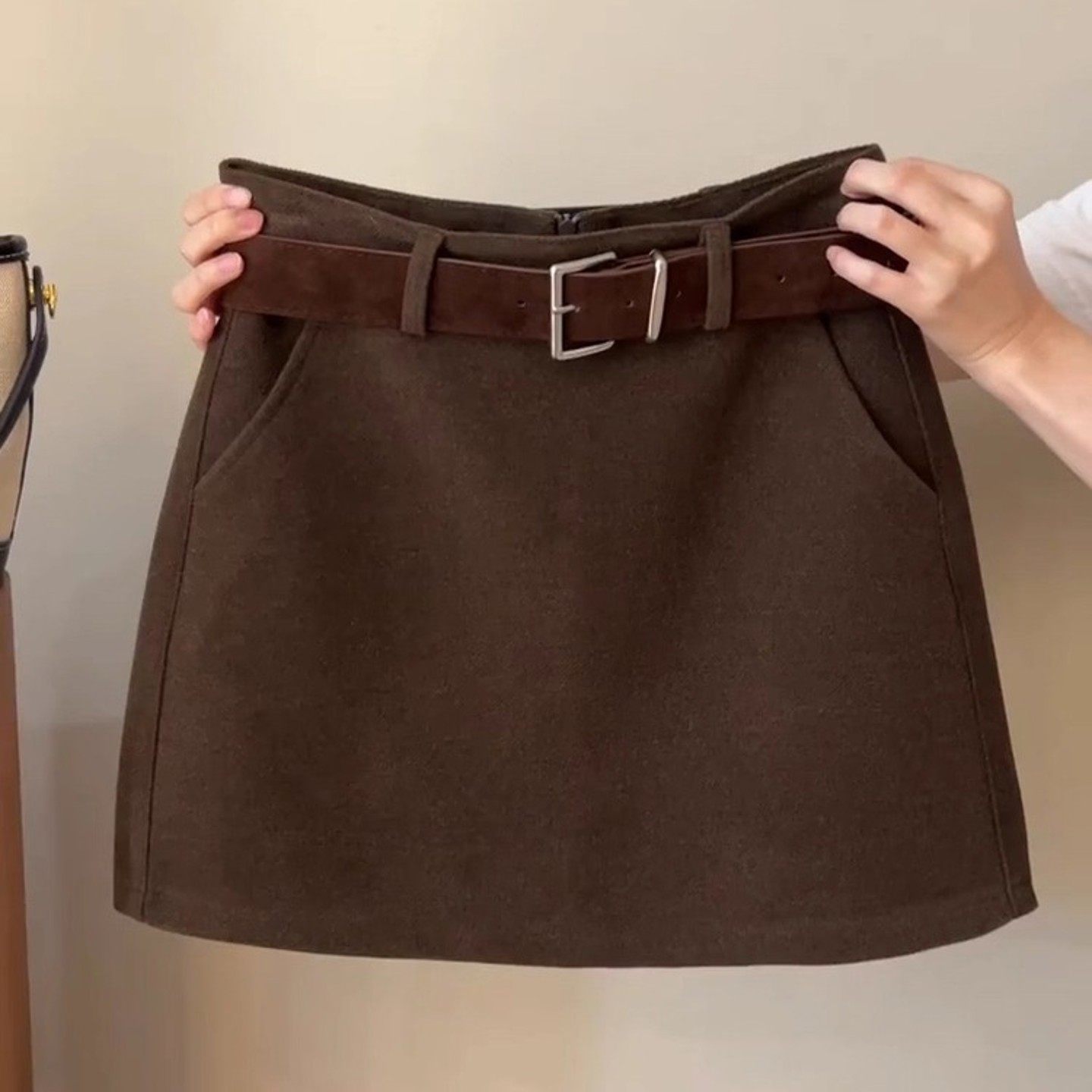 咖色毛呢半身裙女秋冬高腰显瘦a字短裙小个子打底裙高级感包臀裙