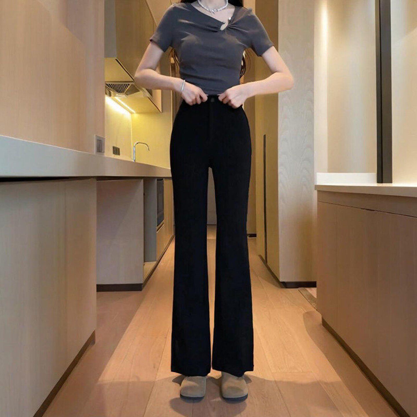 微喇西装裤女高腰显瘦裤子春季垂感梨型身材弹力修身黑色喇叭裤