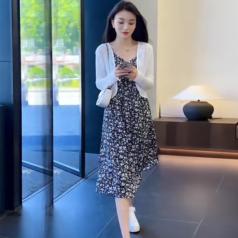吊带碎花连衣裙女2025年夏季薄款长袖防晒开衫时尚减龄两件套裙子
