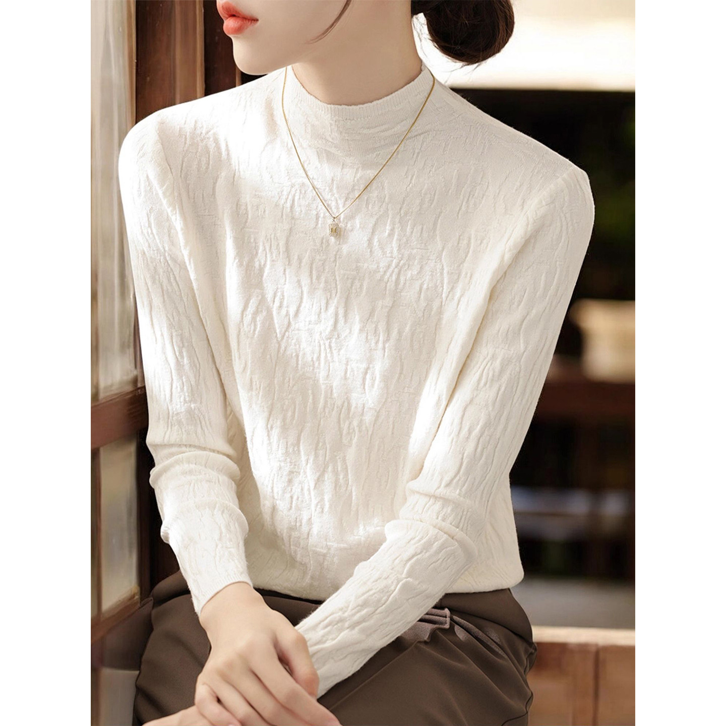 白色半高领针织毛衣打底衫女秋冬搭配小香风外套内搭修身长袖上衣
