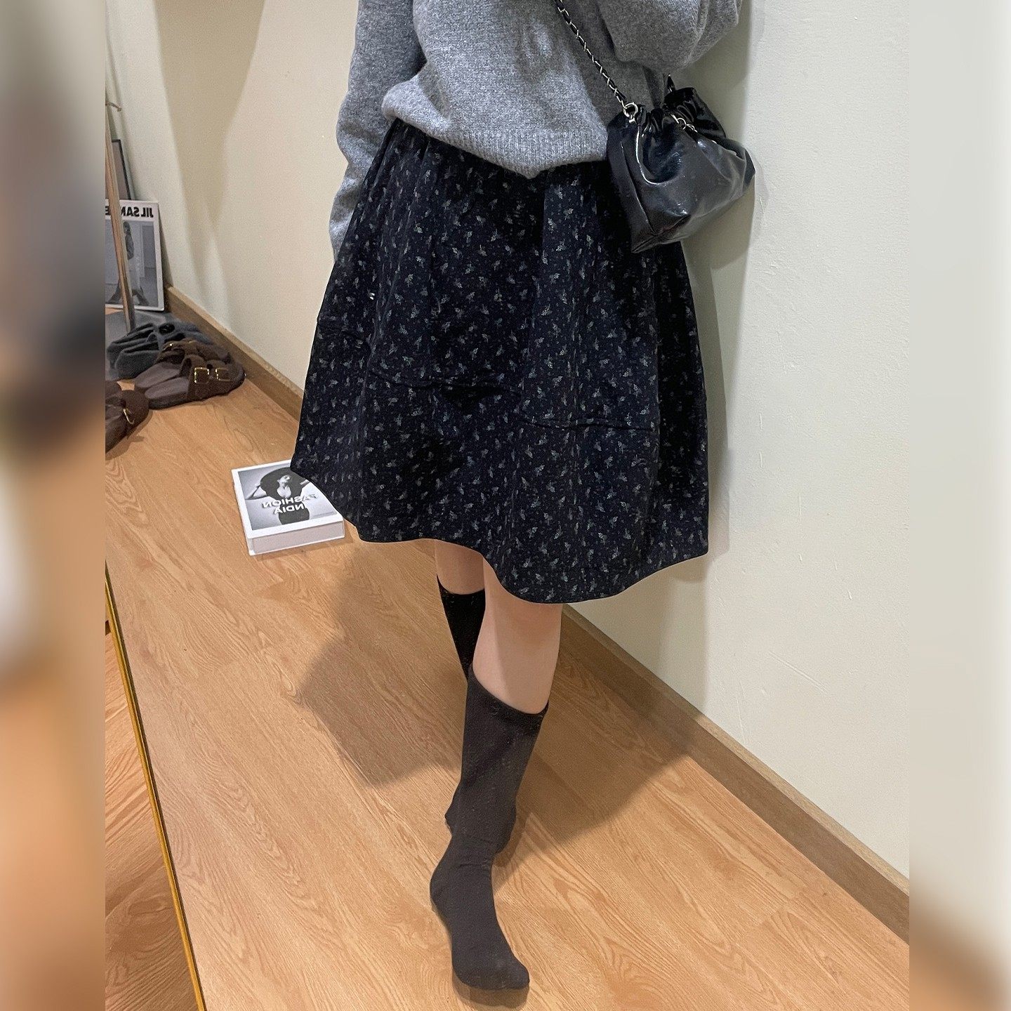 黑色碎花半身裙女秋冬高腰显瘦a字中裙气质百搭松紧腰蓬蓬花苞裙