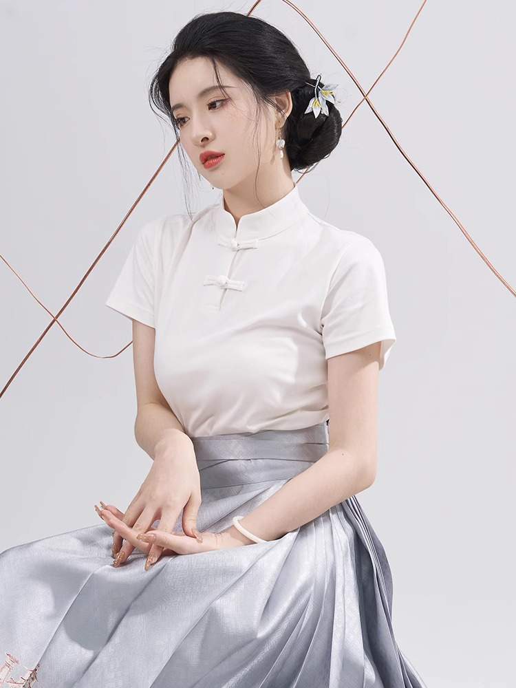 新中式国风白色短袖T恤女夏季显瘦正肩盘扣体恤搭配马面裙的上衣