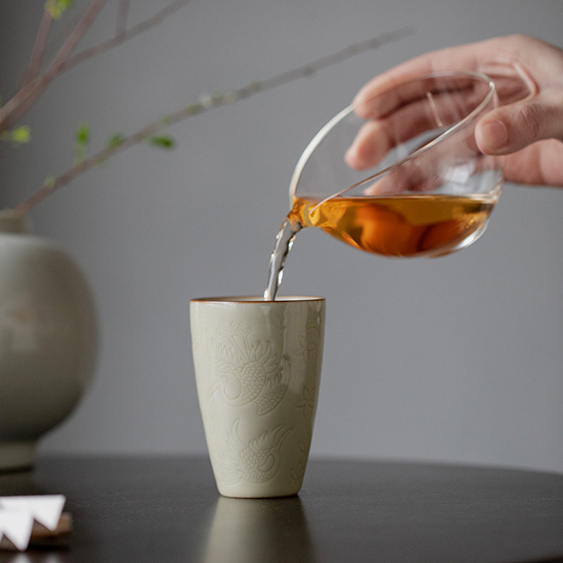 蜜合釉浮雕仙鹤茶杯大号个人专用主人杯家用陶瓷手握水杯喝茶杯子