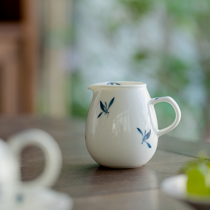 纯手绘蝴蝶兰花陶瓷公道杯创意龙蛋公平杯家用茶海功夫茶具分茶器