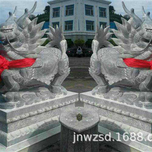 户外石材工艺品哪里有晚霞红石麒麟价钱汉白玉麒麟图