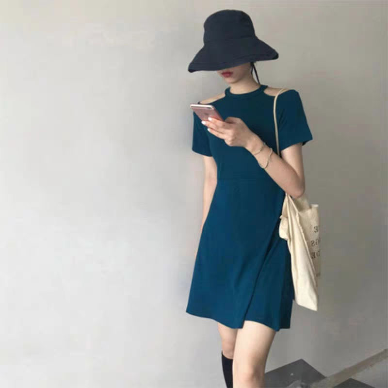 性感漏肩挂脖裙女神范时尚气质短裙